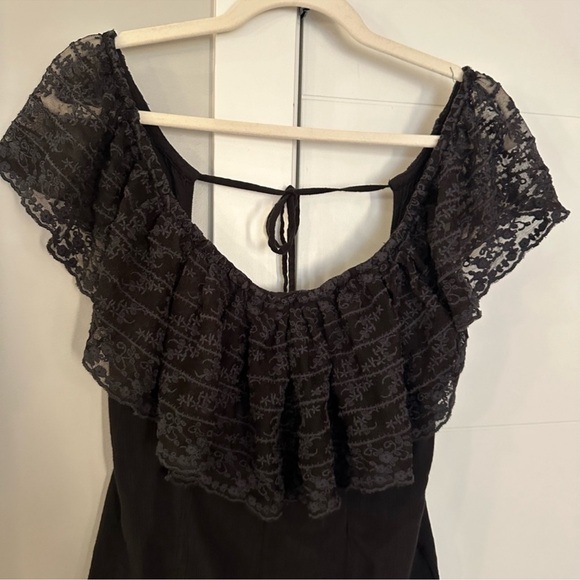 Urban Outfitters Kimchi Blue Sail Away Romper - Picture 5 of 11